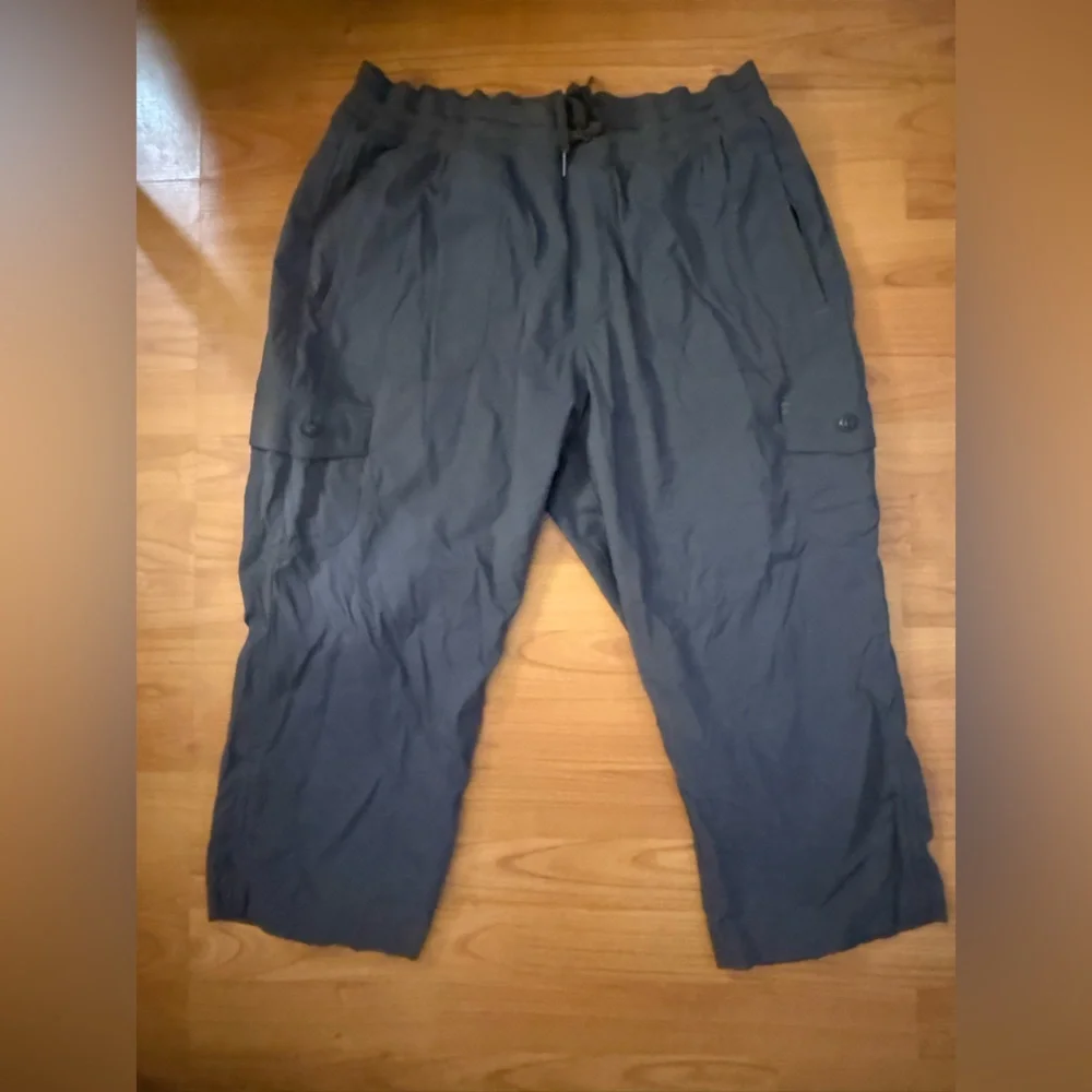 Women’s LL Bean Size XL Nylon Athletic PullOn Pants Drawstring Dark Gray pockets